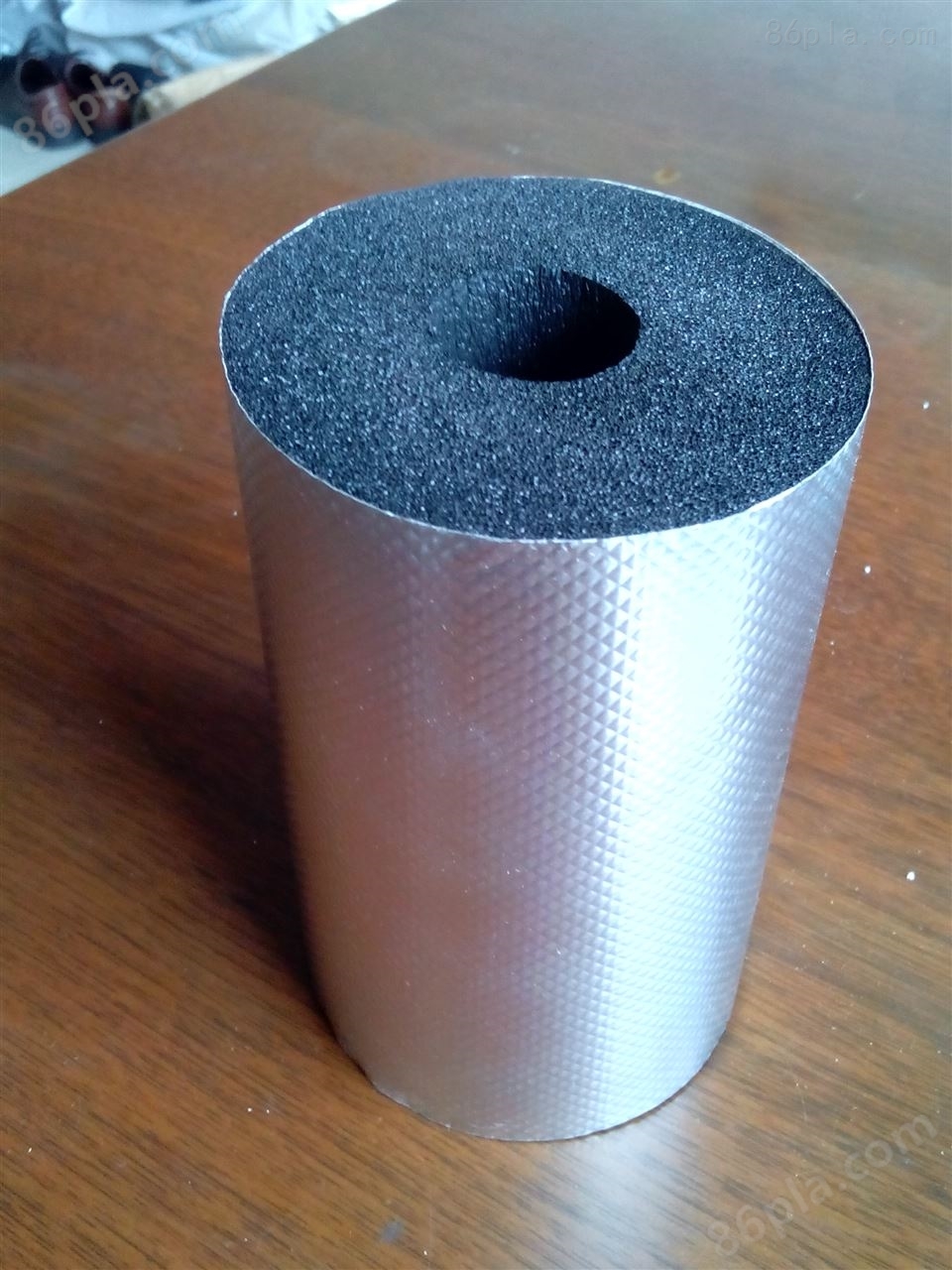 B1级铝箔橡塑保温管、橡塑保温管